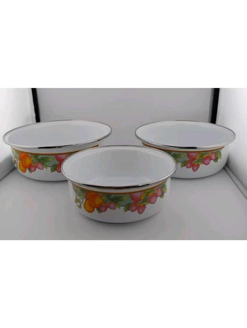 Vintage Metal Nesting Bowl Set Fruit Strawberries Peaches White Bowls